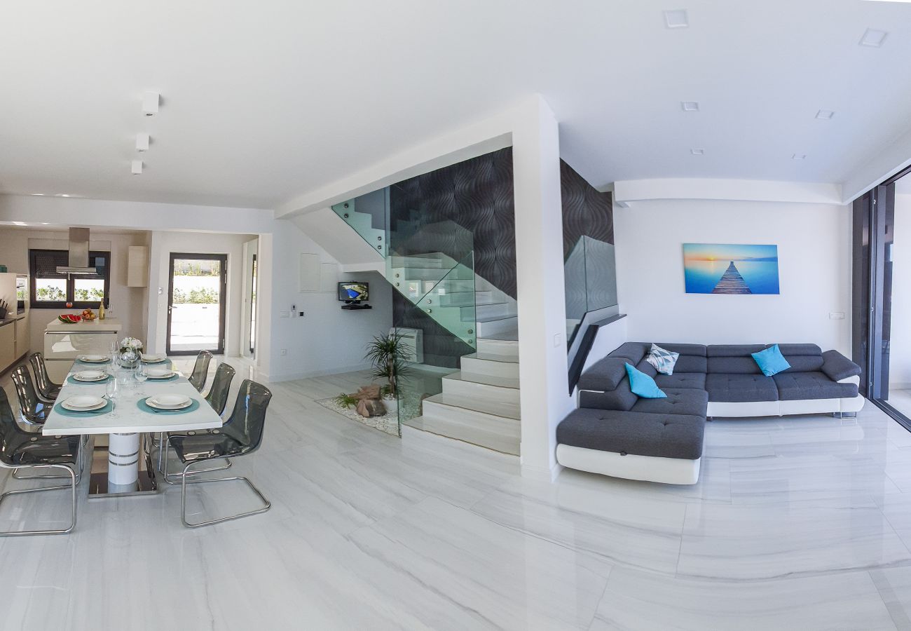Villa in Vinjerac - Villa One with Heated Pool