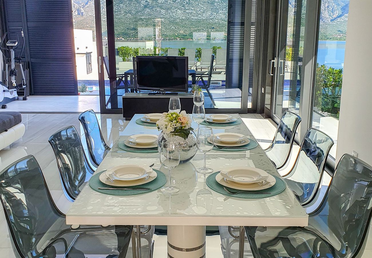 Villa in Vinjerac - Villa One with Heated Pool