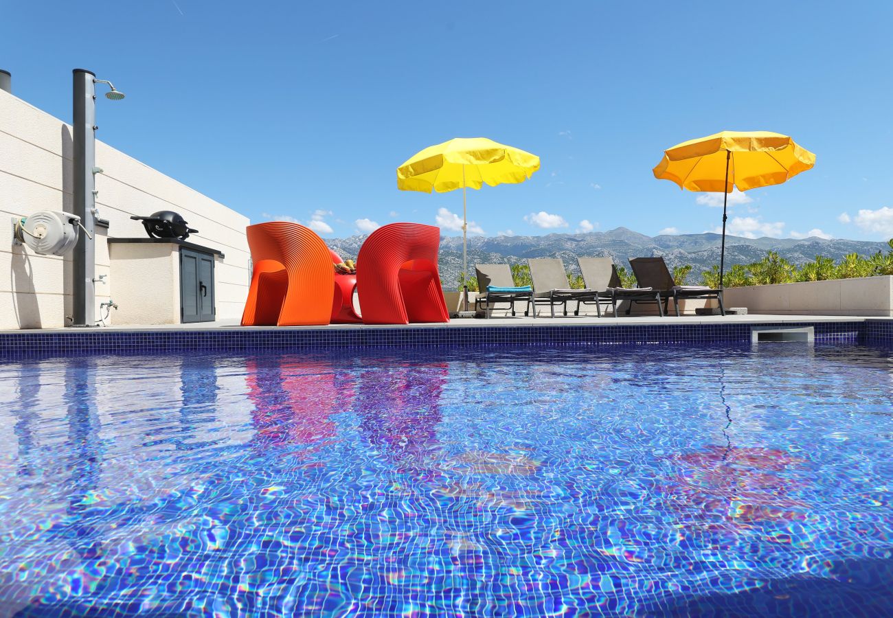 Villa in Vinjerac - Villa One with Heated Pool