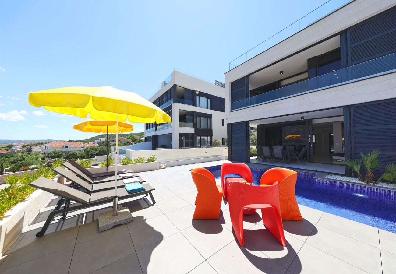 Villa in Vinjerac - Villa One with Heated Pool