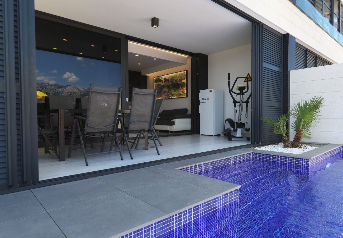 Villa in Vinjerac - Villa One with Heated Pool