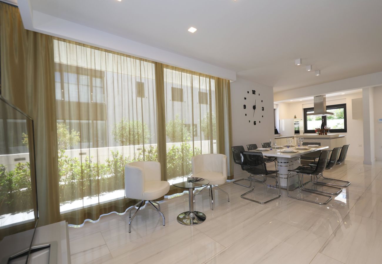 Villa in Vinjerac - Villa One with Heated Pool