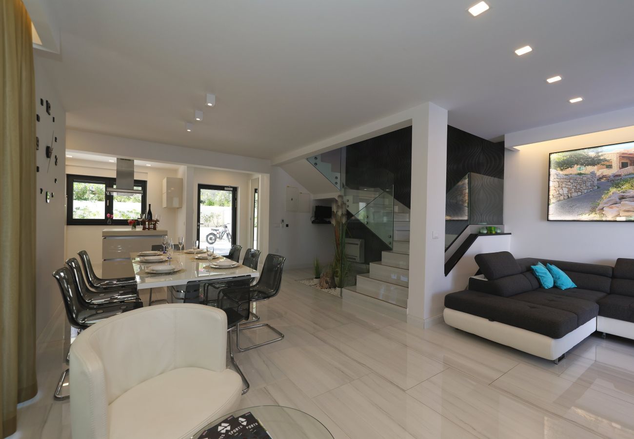 Villa in Vinjerac - Villa One with Heated Pool