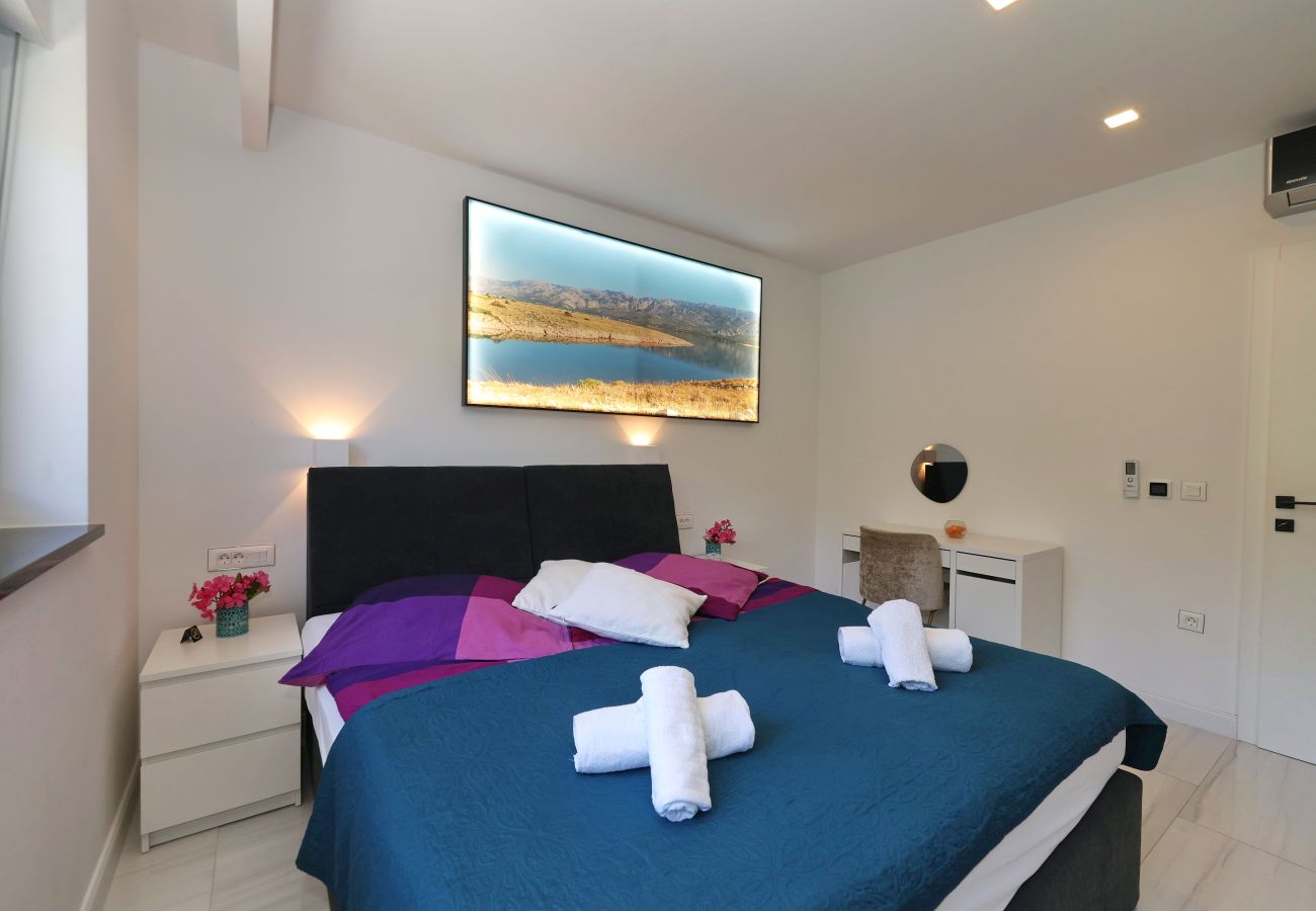 Villa in Vinjerac - Villa One with Heated Pool