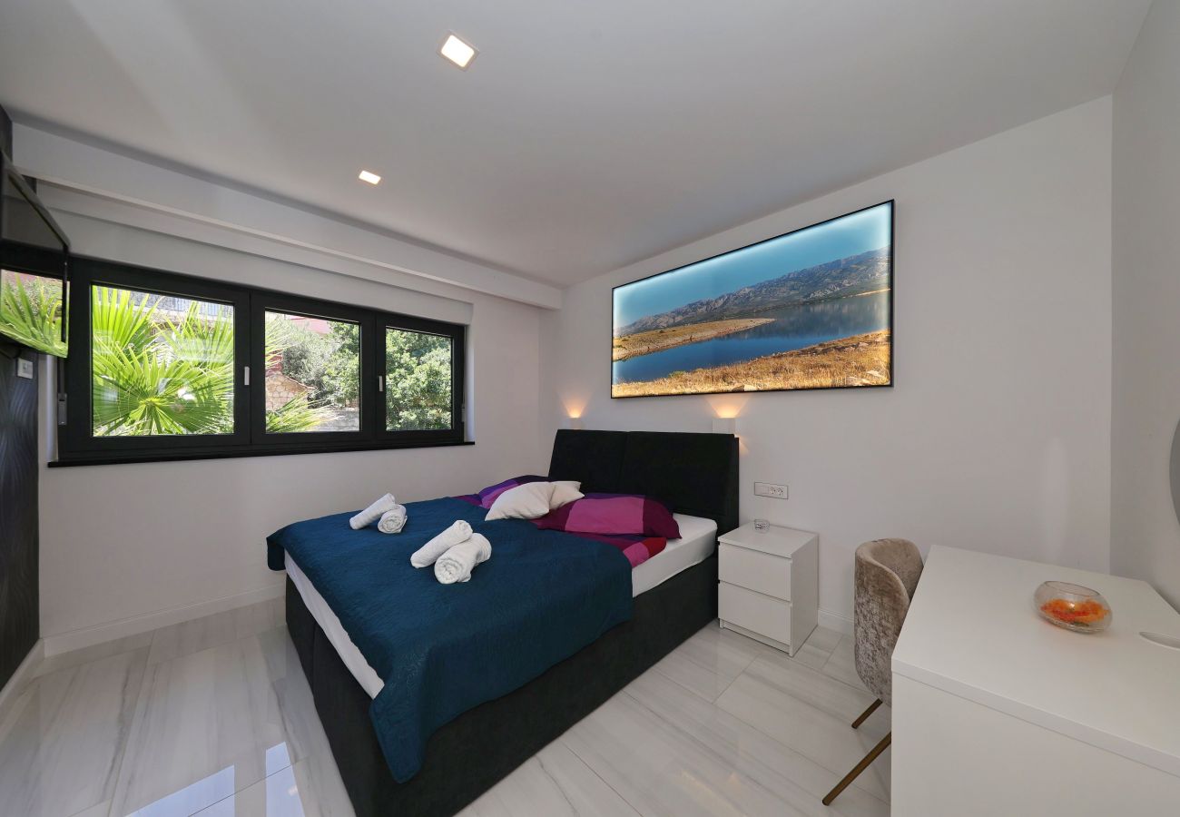 Villa in Vinjerac - Villa One with Heated Pool