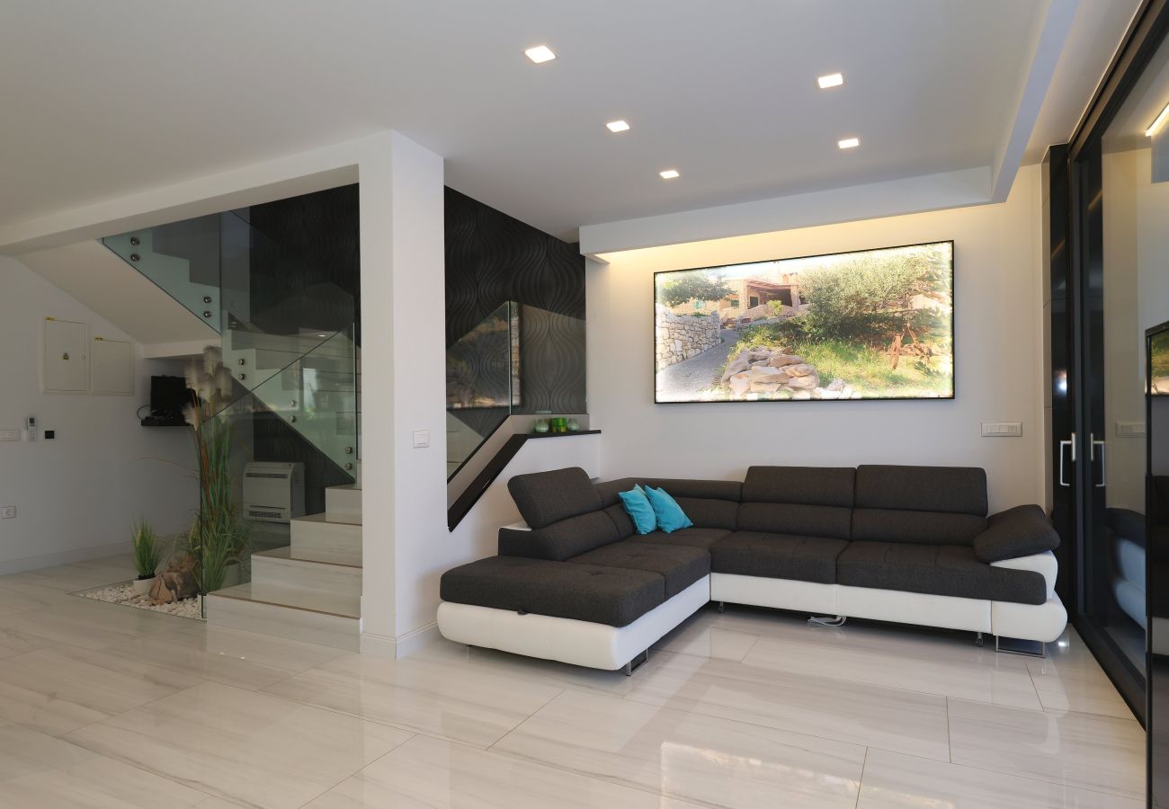 Villa in Vinjerac - Villa One with Heated Pool
