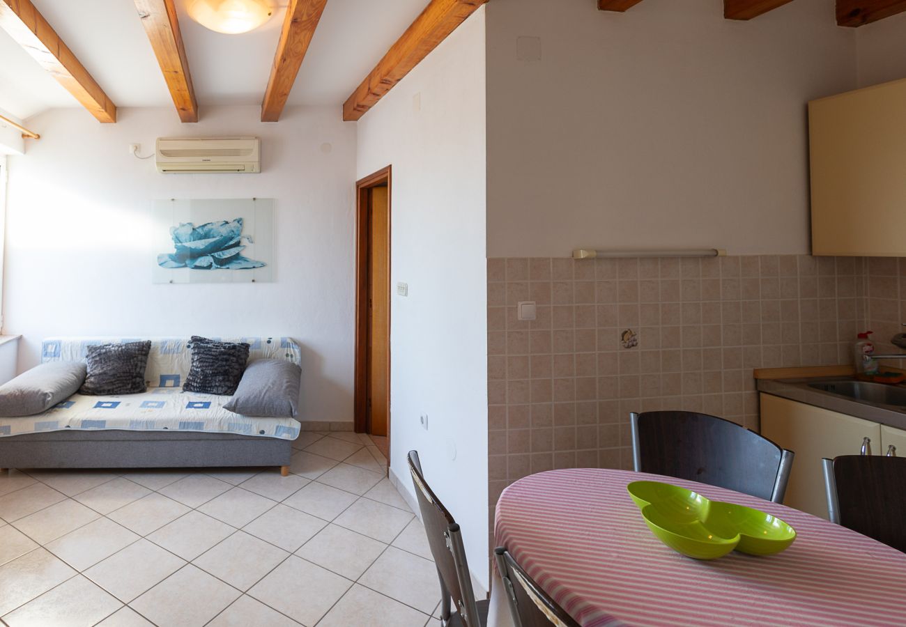Apartment in Starigrad - Apartment Tinka No.5 near the beach