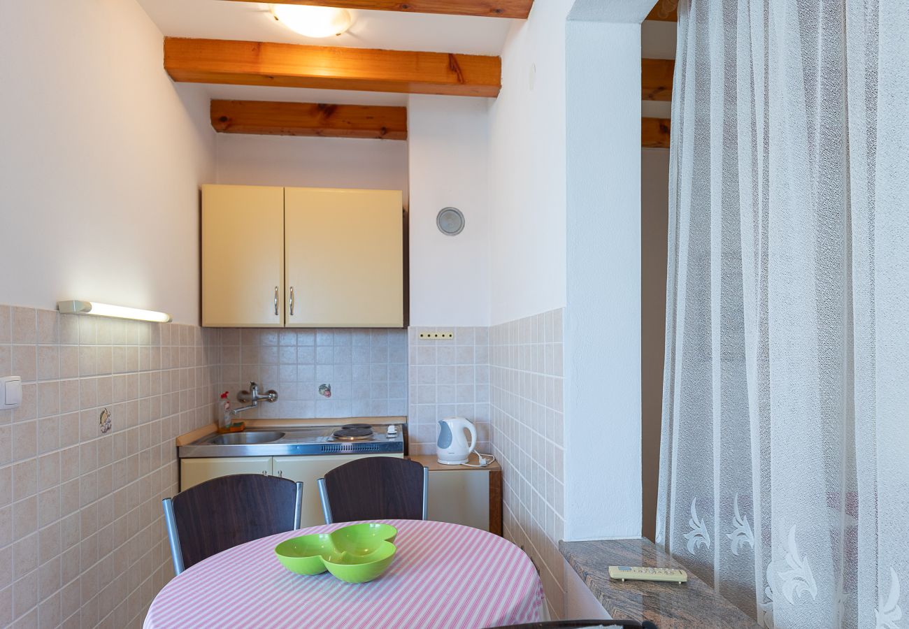 Apartment in Starigrad - Apartment Tinka No.5 near the beach