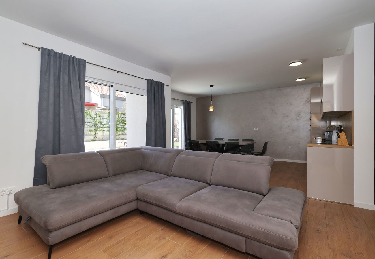 House in Zadar - Holiday Home Casa Coral with Heated Private Pool