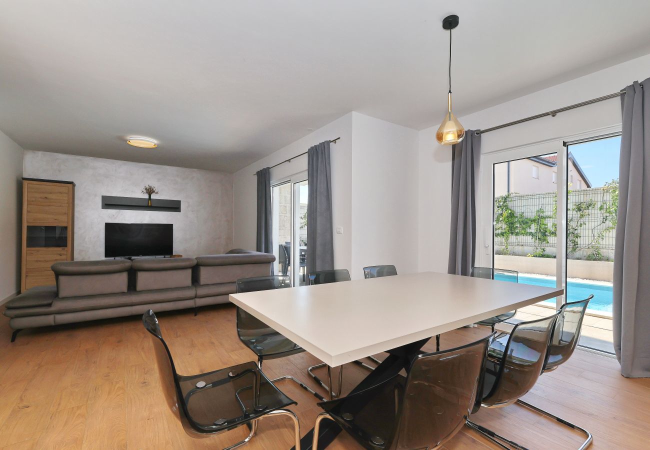 House in Zadar - Holiday Home Casa Coral with Heated Private Pool
