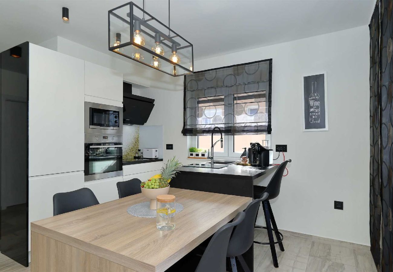 Apartment in Zadar - Apartment Luxury Apartment 4 with Balcony