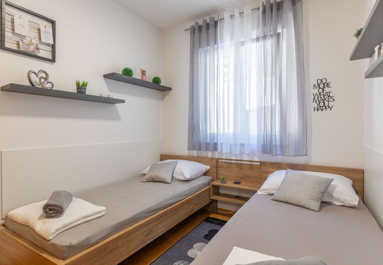 Apartment in Starigrad - Apartment Sea & Stone No.2 near the beach