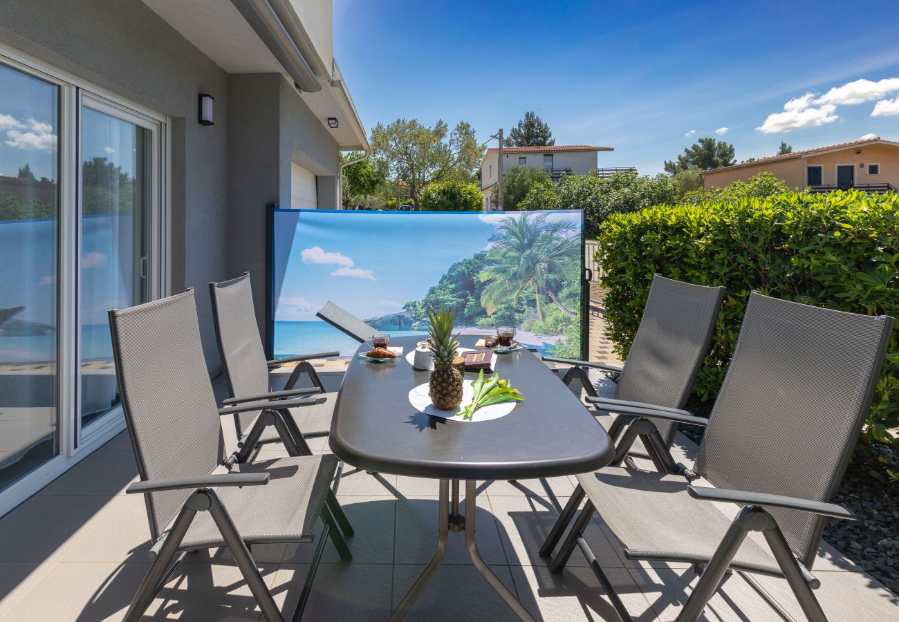 Apartment in Starigrad - Apartment Sea & Stone No.2 near the beach