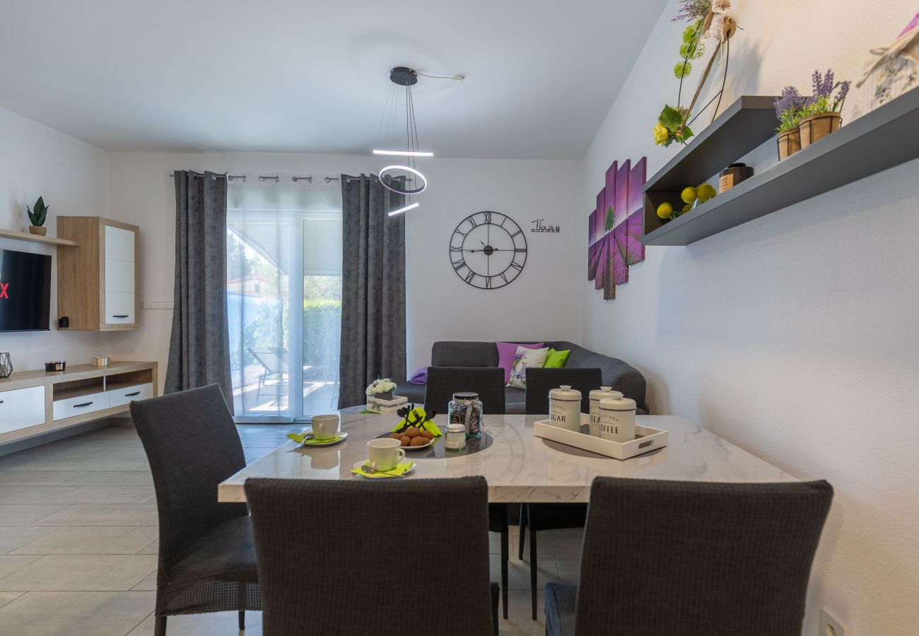 Apartment in Starigrad - Apartment Sea & Stone No.2 near the beach