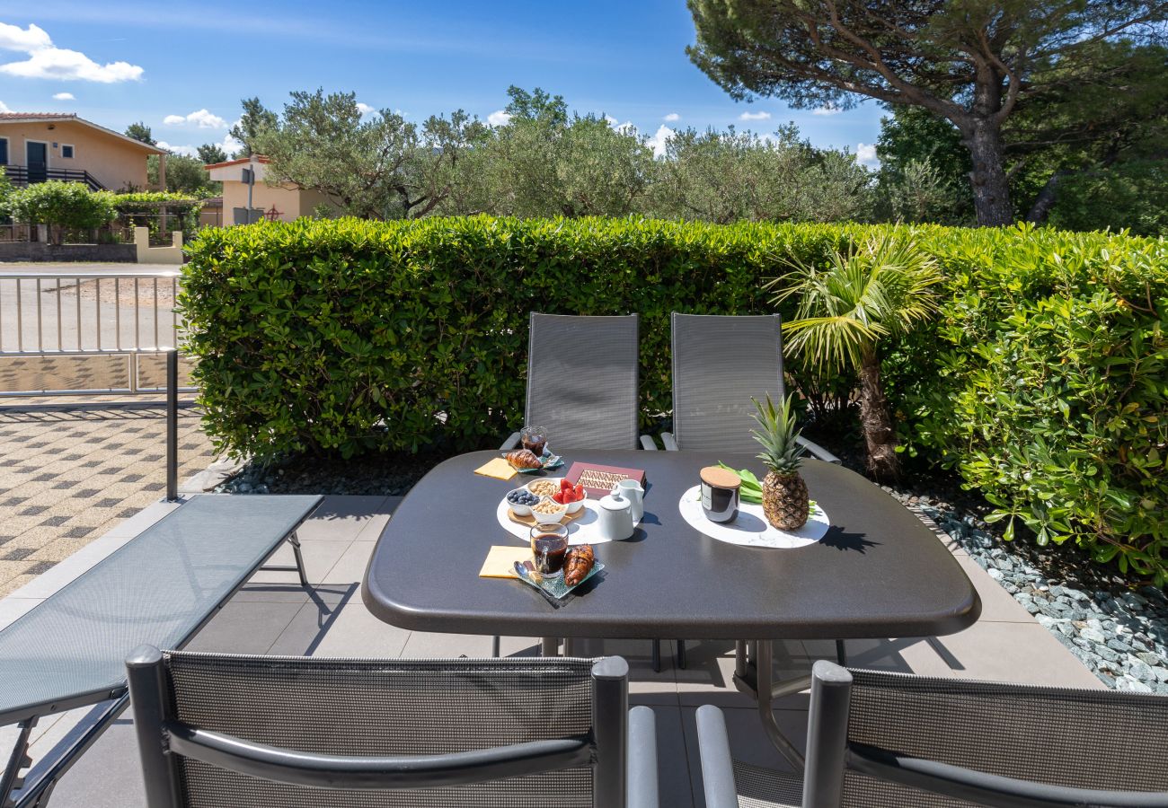 Apartment in Starigrad - Apartment Sea & Stone No.2 near the beach