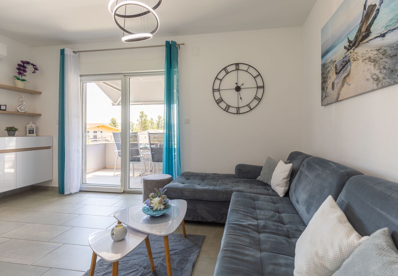 Apartment in Starigrad - Apartment Sea & Stone No.3 with balcony