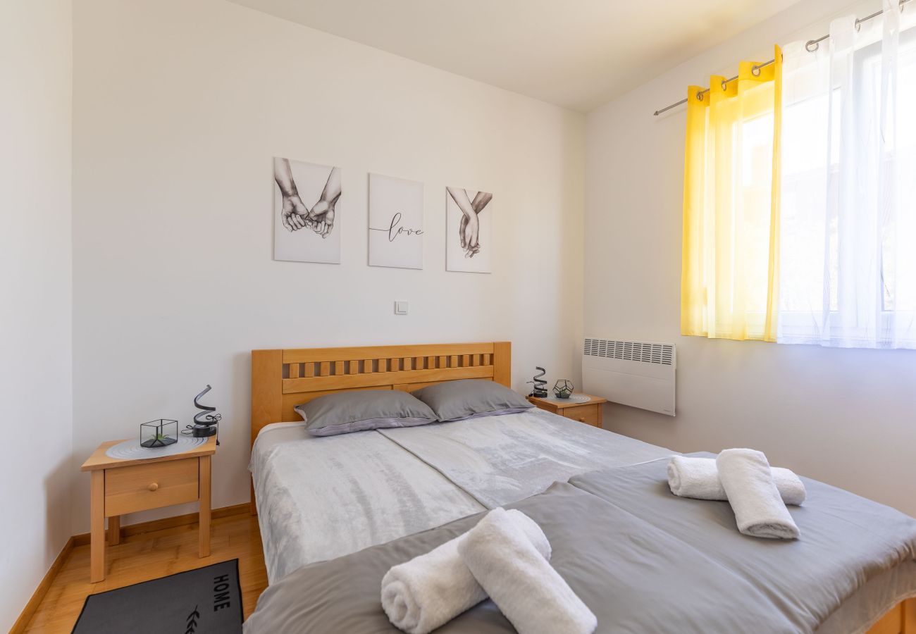 Apartment in Starigrad - Apartment Sea & Stone No.3 with balcony