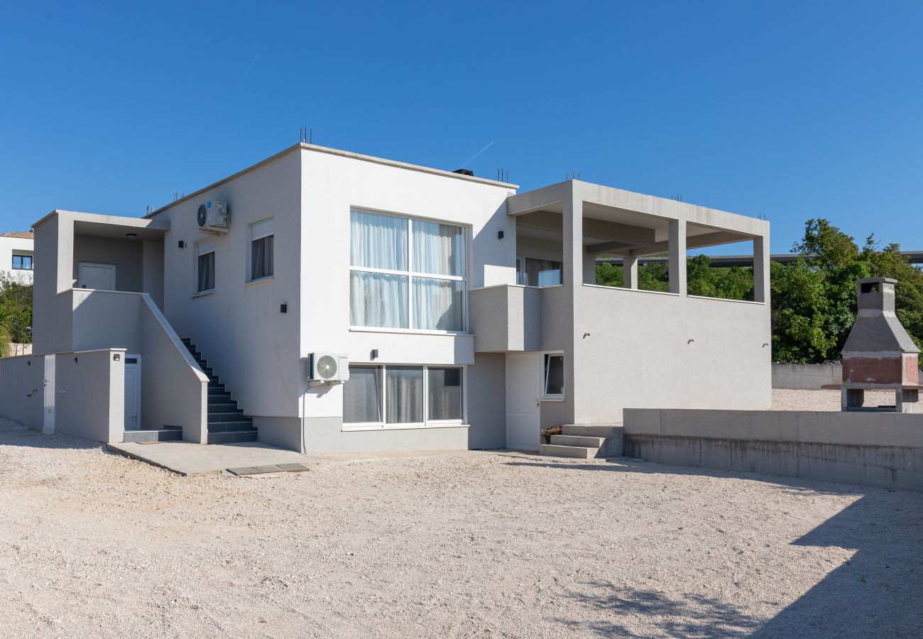 Apartment in Rovanjska - Apartment Temida with sea view