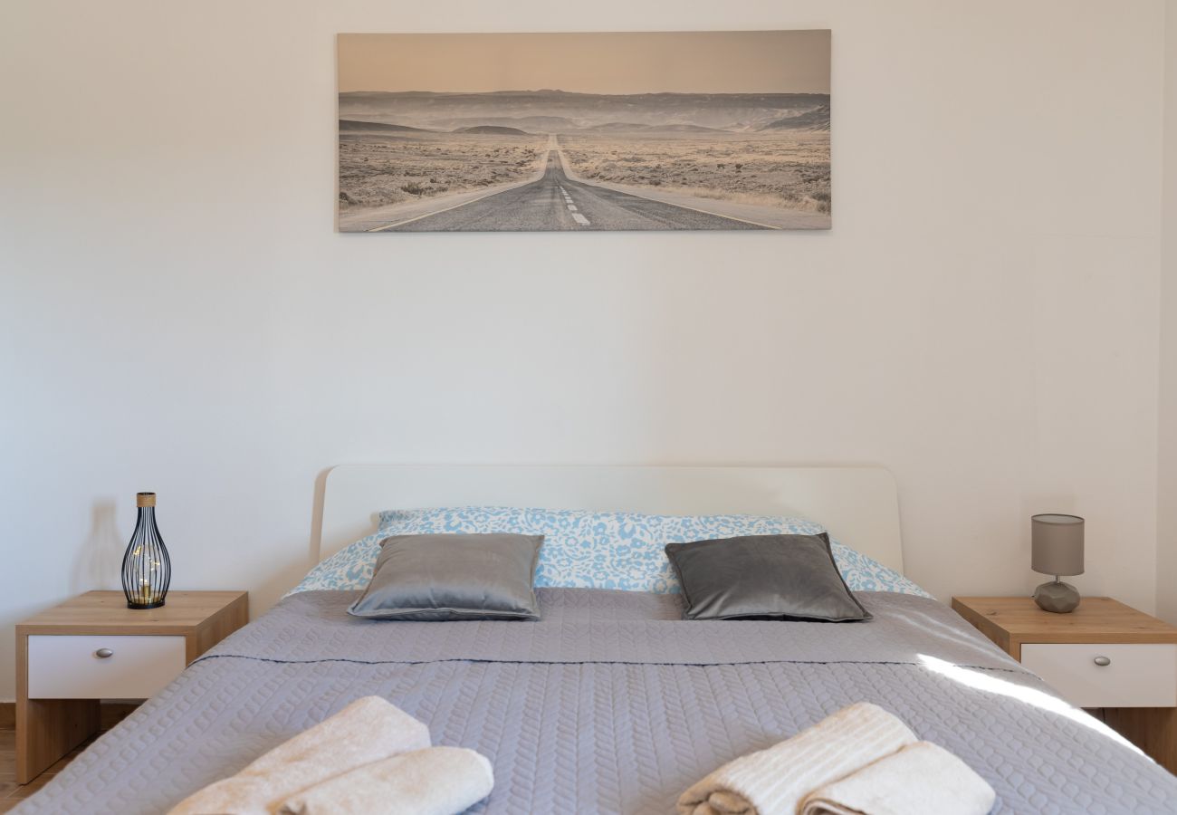 Apartment in Rovanjska - Apartment Temida with sea view