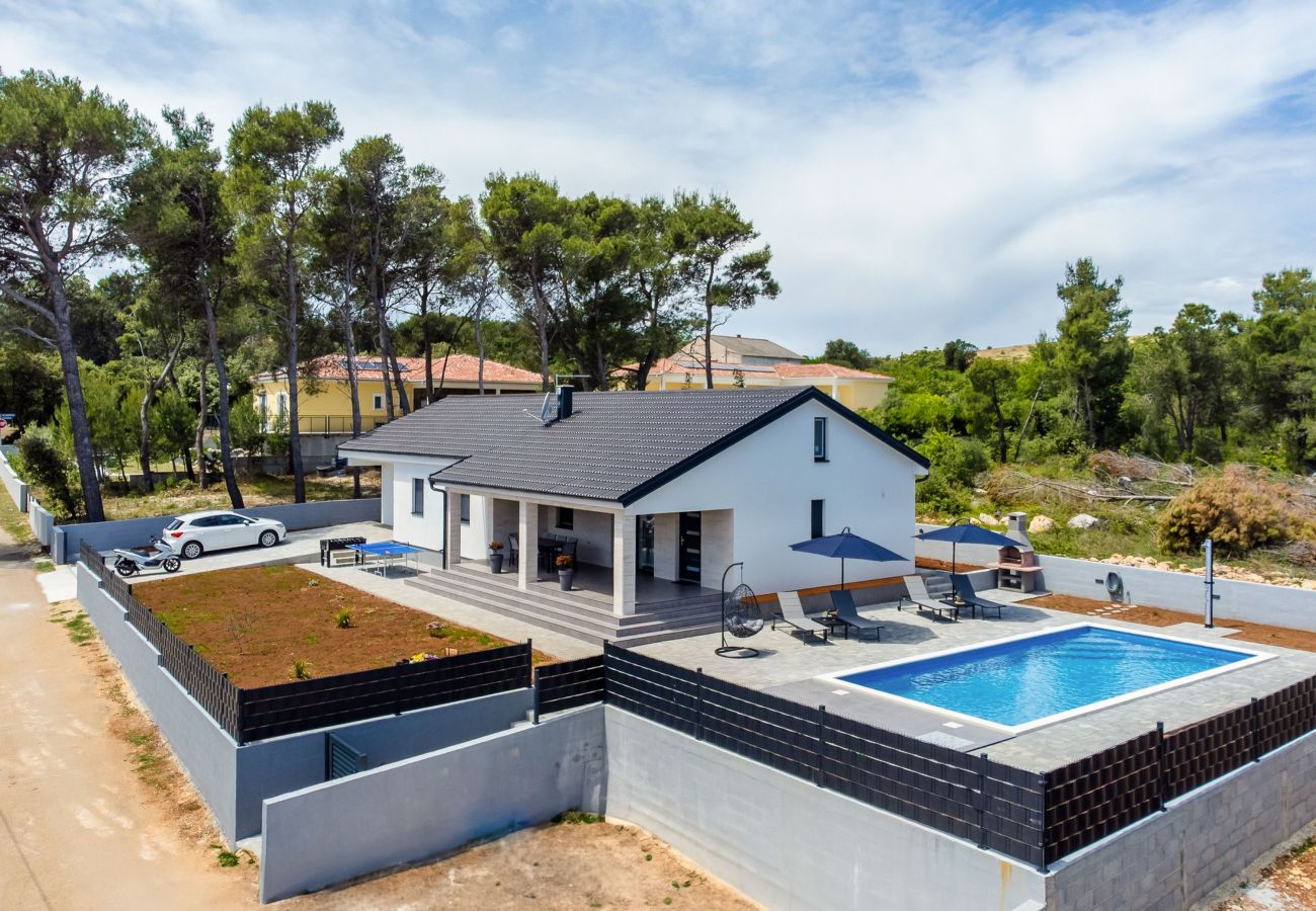 Apartment in Vir - Holiday House Radovic with Pool