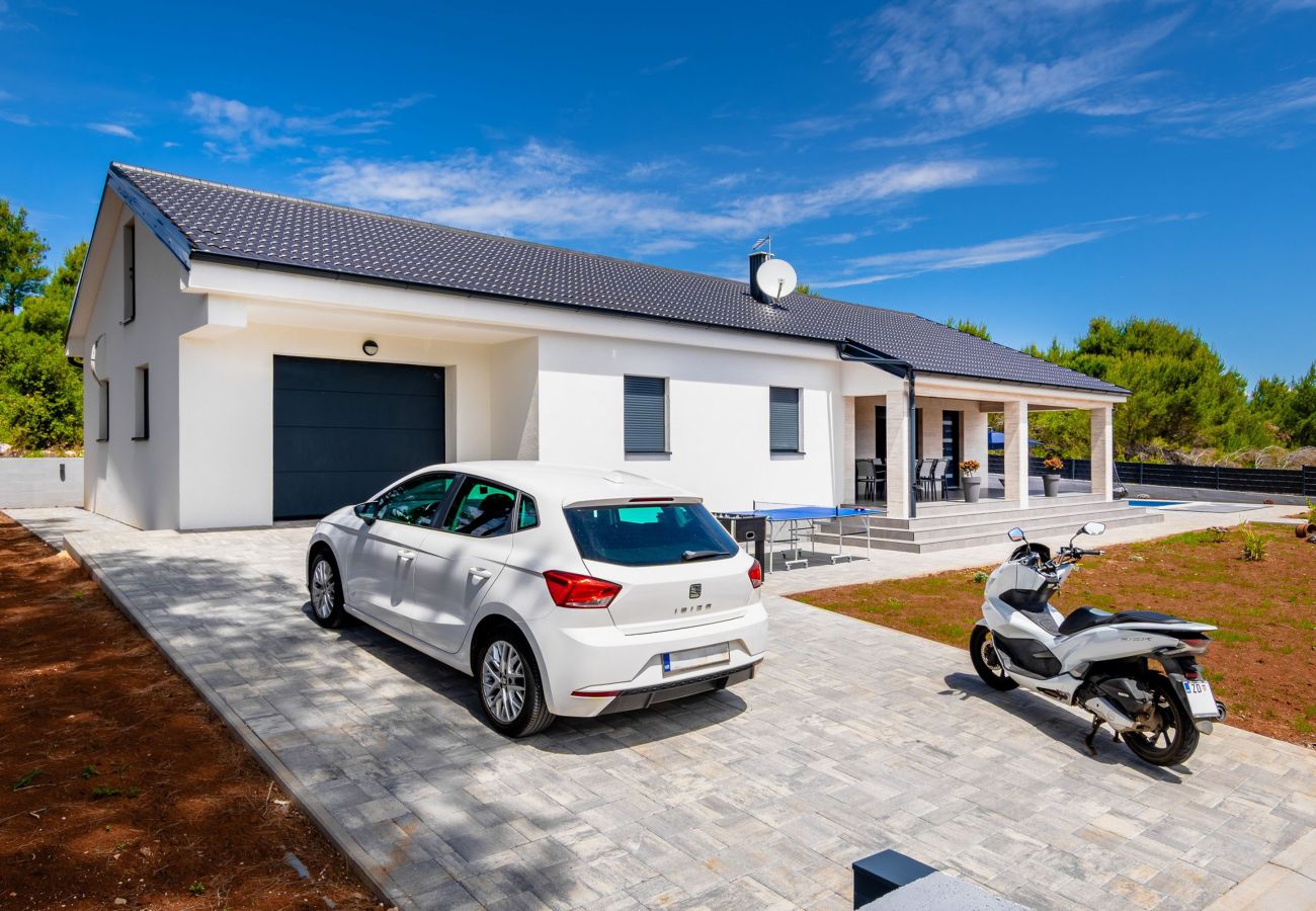 Apartment in Vir - Holiday House Radovic with Pool