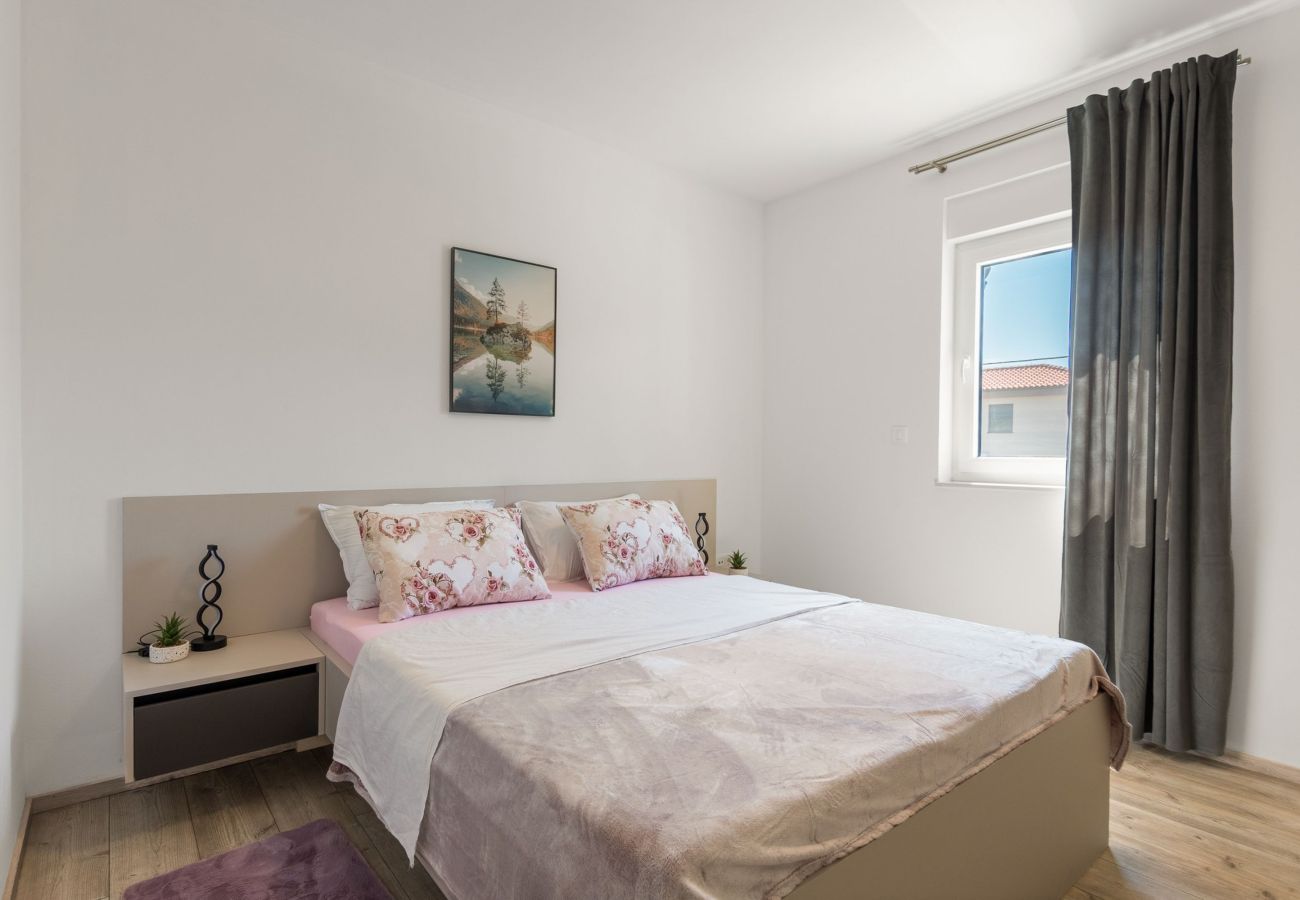 Apartment in Vir - Holiday House Radovic with Pool