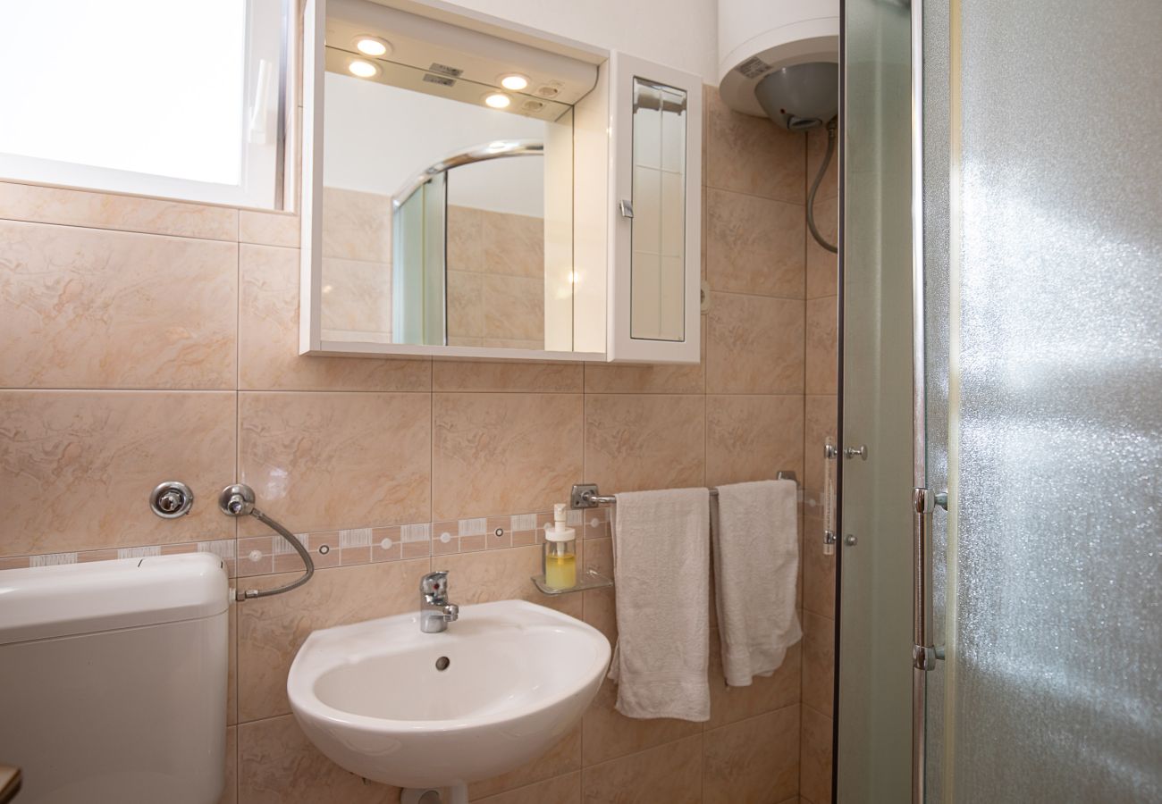 Apartment in Starigrad - Apartment Tinka No.12 near the beach