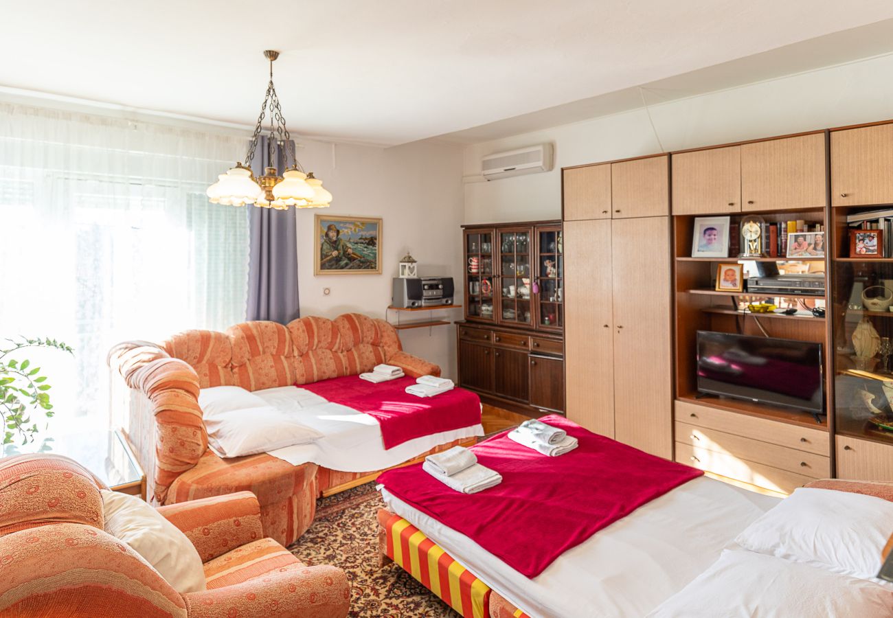 Apartment in Starigrad - Apartment Tinka No.12 near the beach