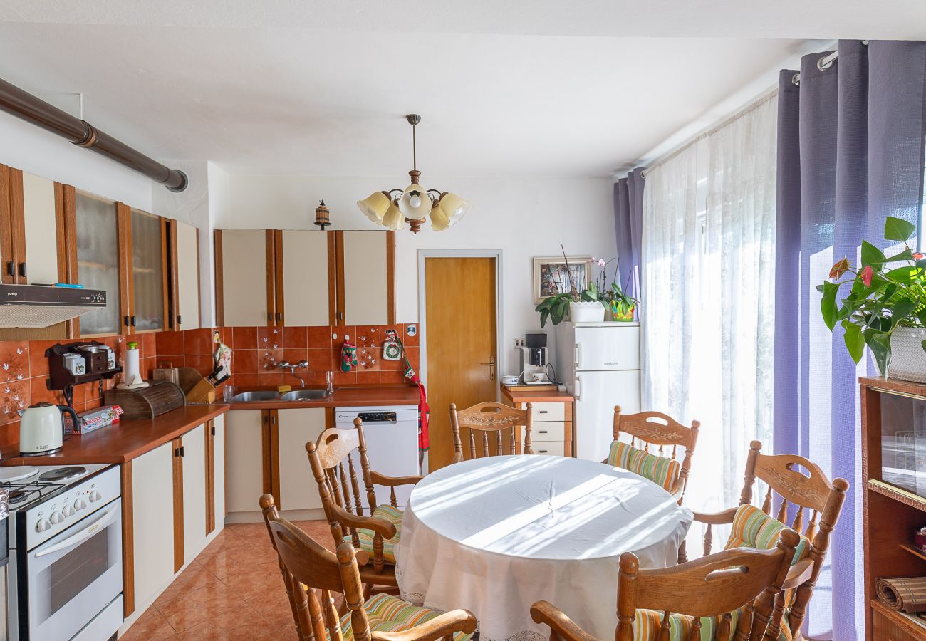 Apartment in Starigrad - Apartment Tinka No.12 near the beach