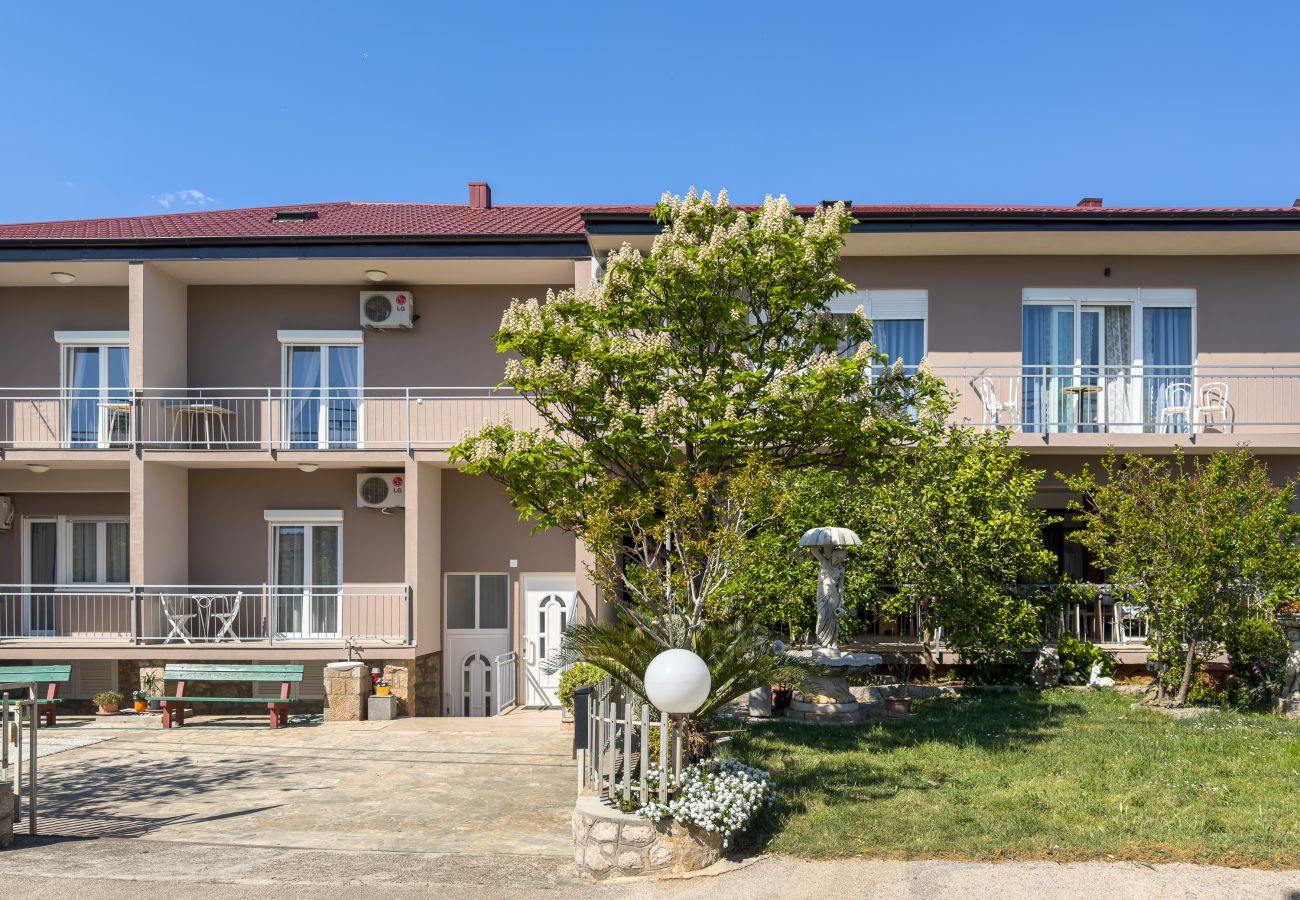 Apartment in Starigrad - Apartment Tinka No.12 near the beach