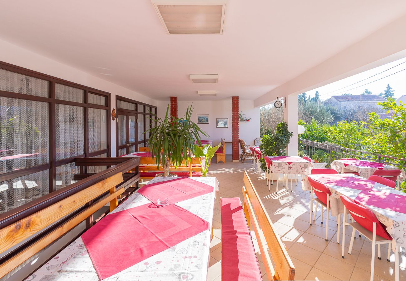 Rent by room in Starigrad - Room Tinka No.3 near the beach