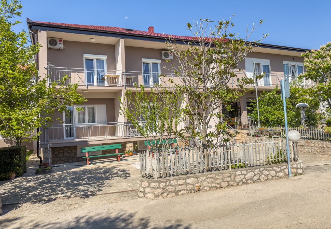 Rent by room in Starigrad - Room Tinka No.3 near the beach