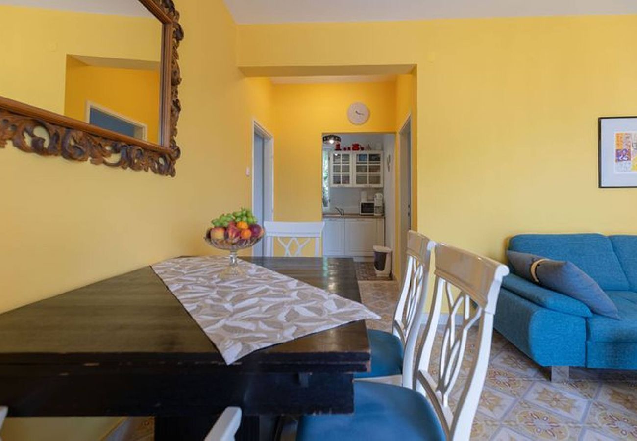 House in Maslenica - Holiday Home Dulcis near the Beach in Maslenica