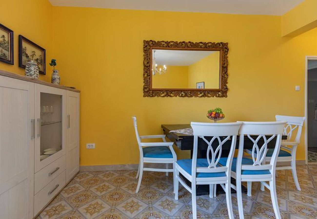 House in Maslenica - Holiday Home Dulcis near the Beach in Maslenica