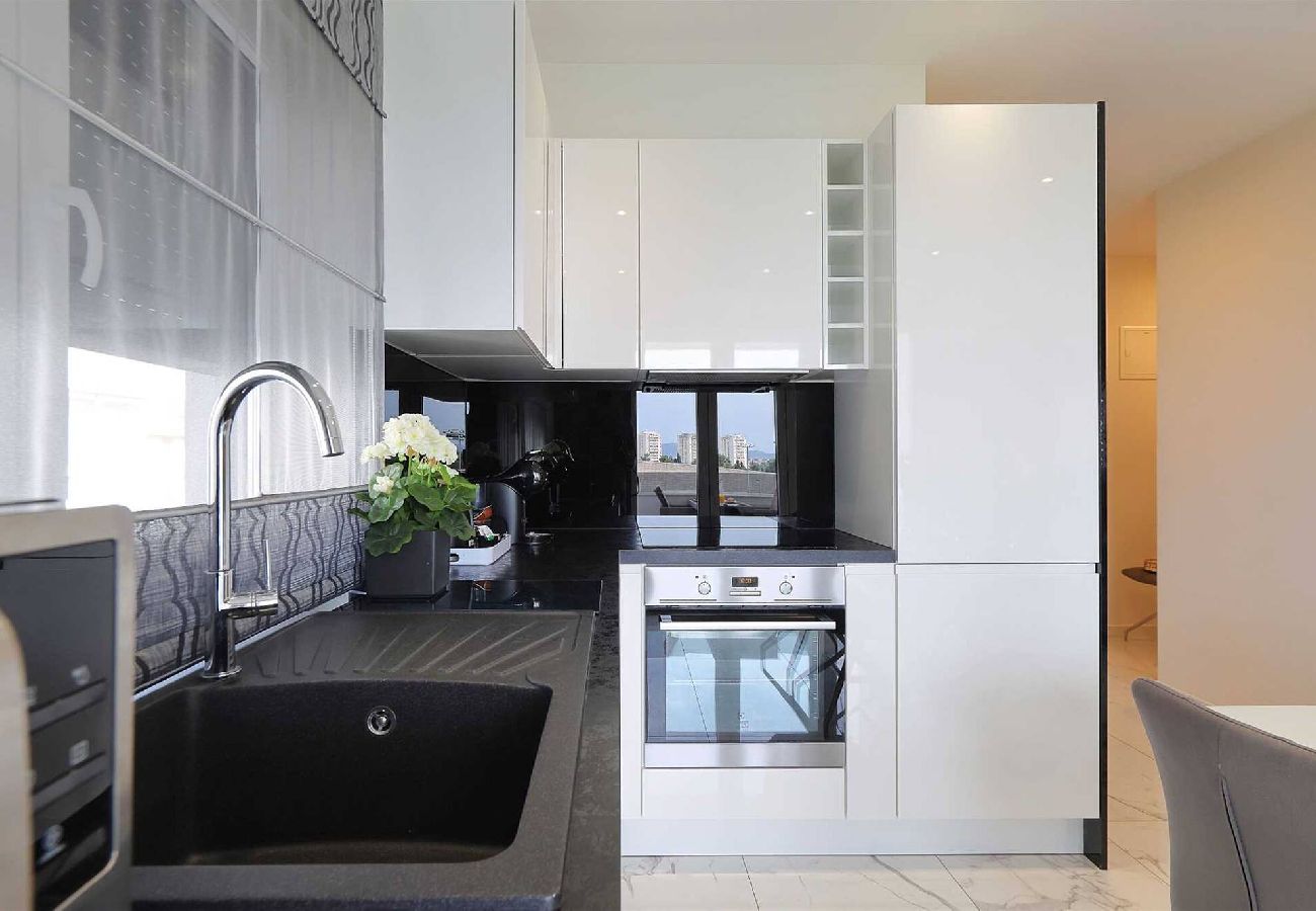 Apartment in Zadar - Penthouse 5 with Whirlpool and Sea View