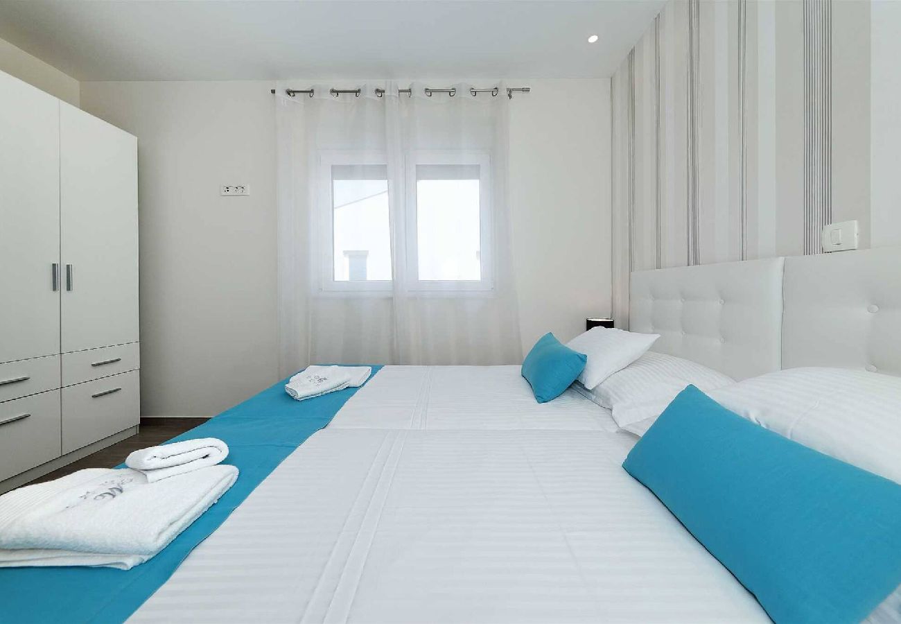 Apartment in Zadar - Penthouse 5 with Whirlpool and Sea View