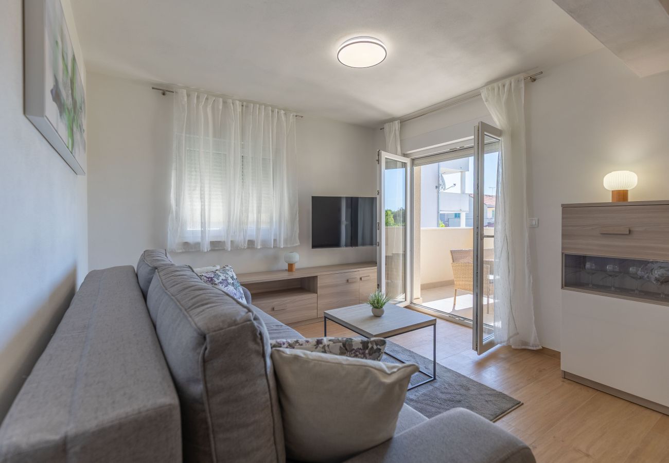 Apartment in Zadar - Apartment Klanac 1 with Balcony