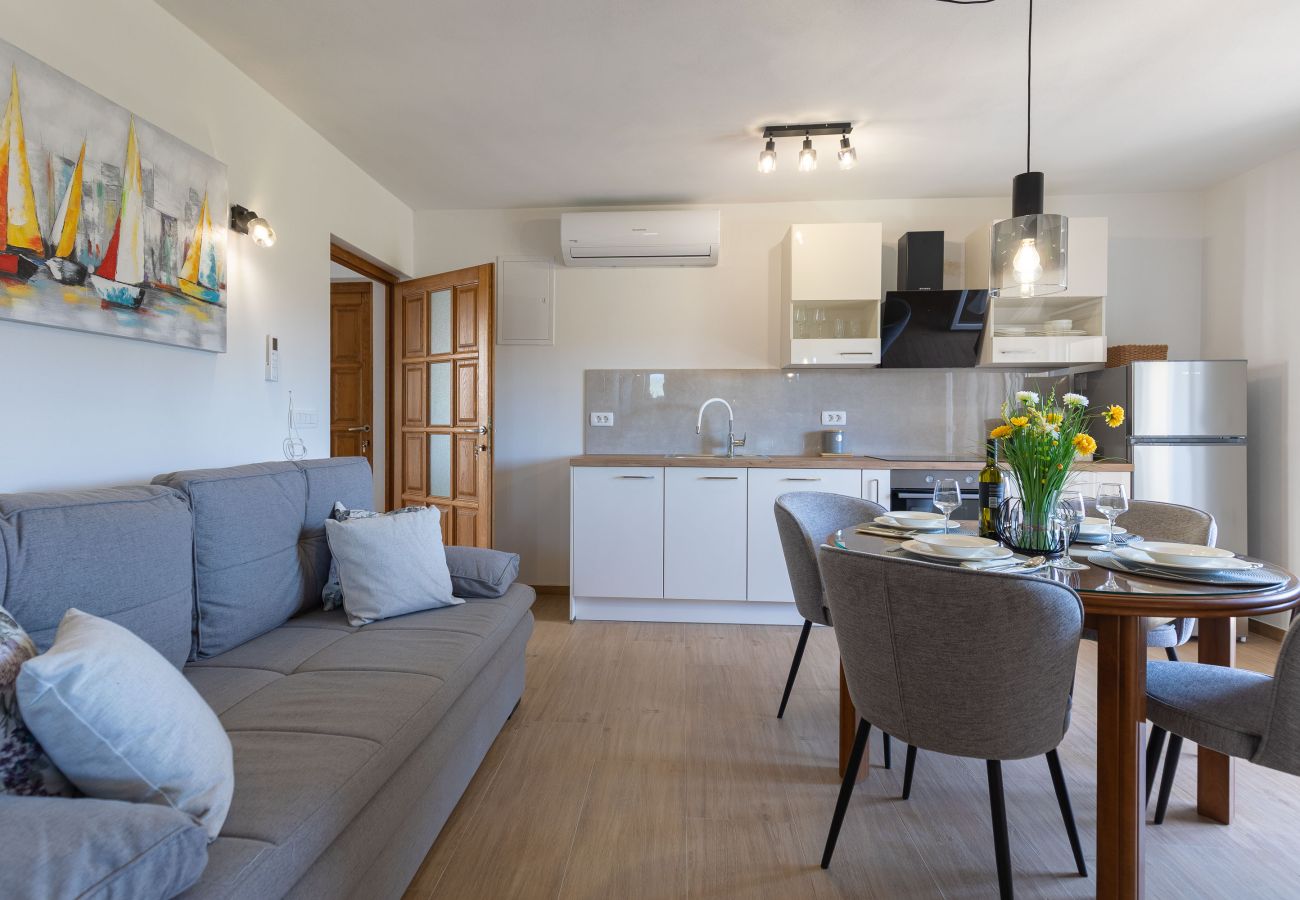 Apartment in Zadar - Apartment Klanac 2 with Two Balconies