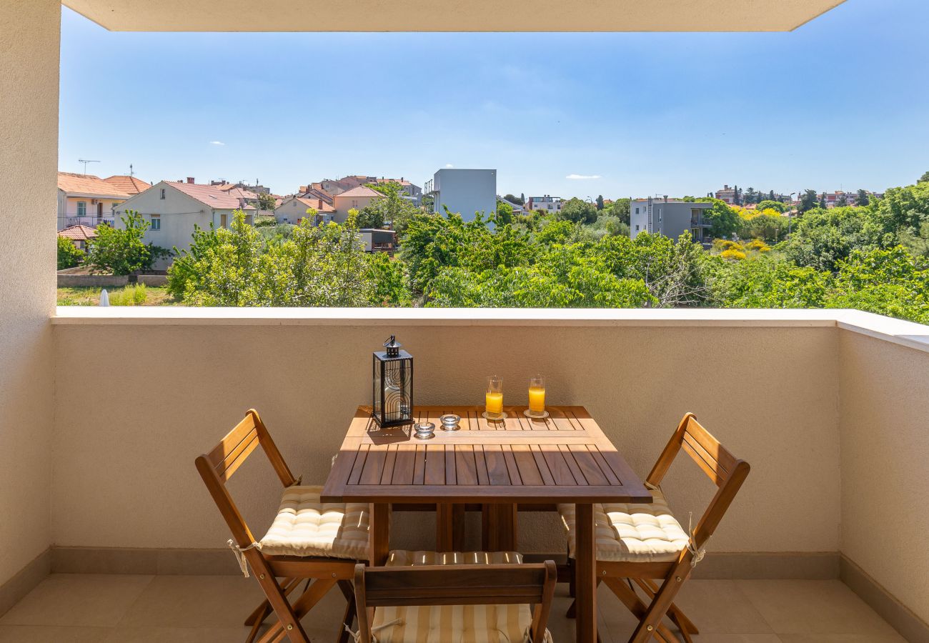 Apartment in Zadar - Apartment Klanac 2 with Two Balconies