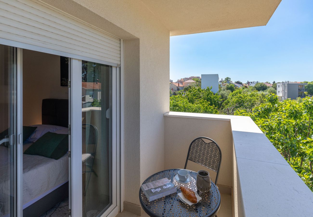 Apartment in Zadar - Apartment Klanac 2 with Two Balconies