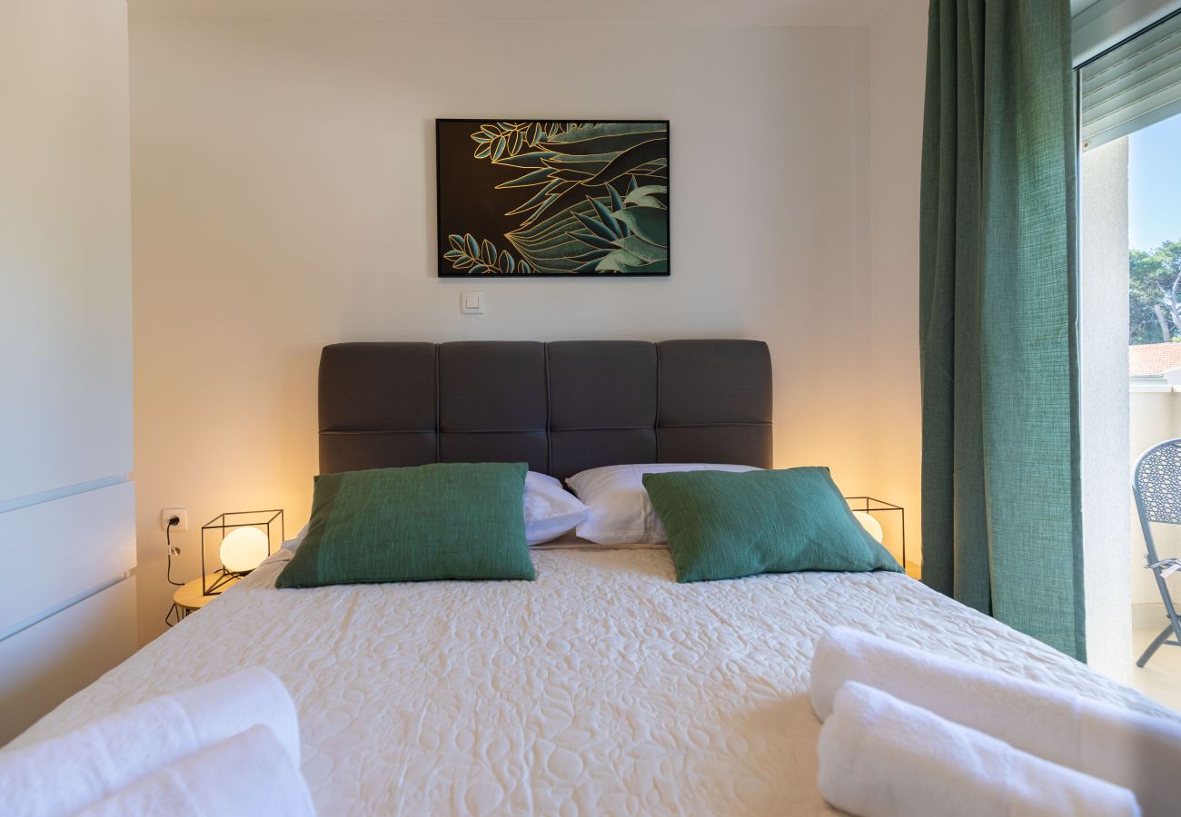 Apartment in Zadar - Apartment Klanac 2 with Two Balconies