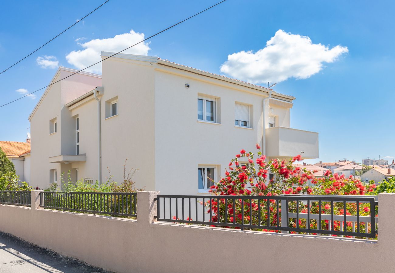 Apartment in Zadar - Apartment Klanac 2 with Two Balconies