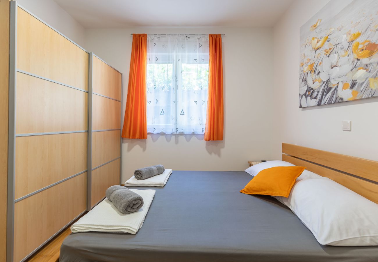 Apartment in Starigrad - Apartment Sea & Stone No.1 near the beach