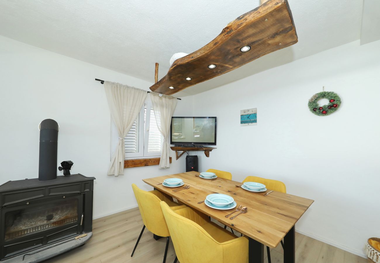 House in Dobropoljana - Holiday Home Despoja near Natural Beach