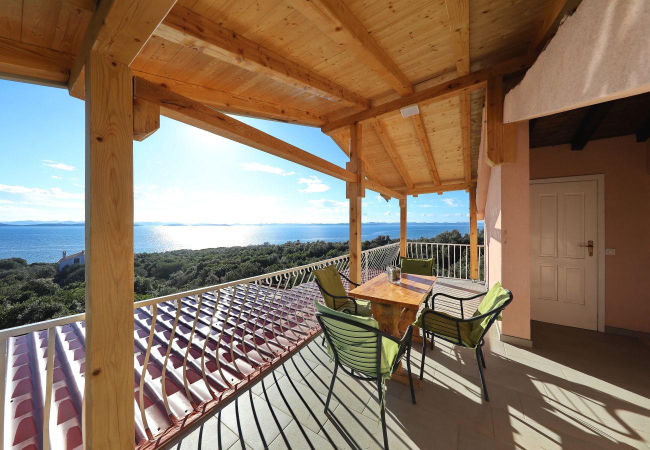 House in Dobropoljana - Holiday Home Despoja near Natural Beach