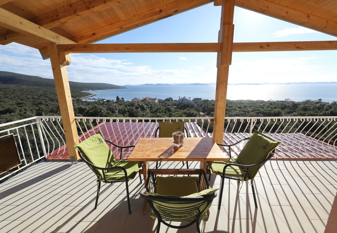House in Dobropoljana - Holiday Home Despoja near Natural Beach