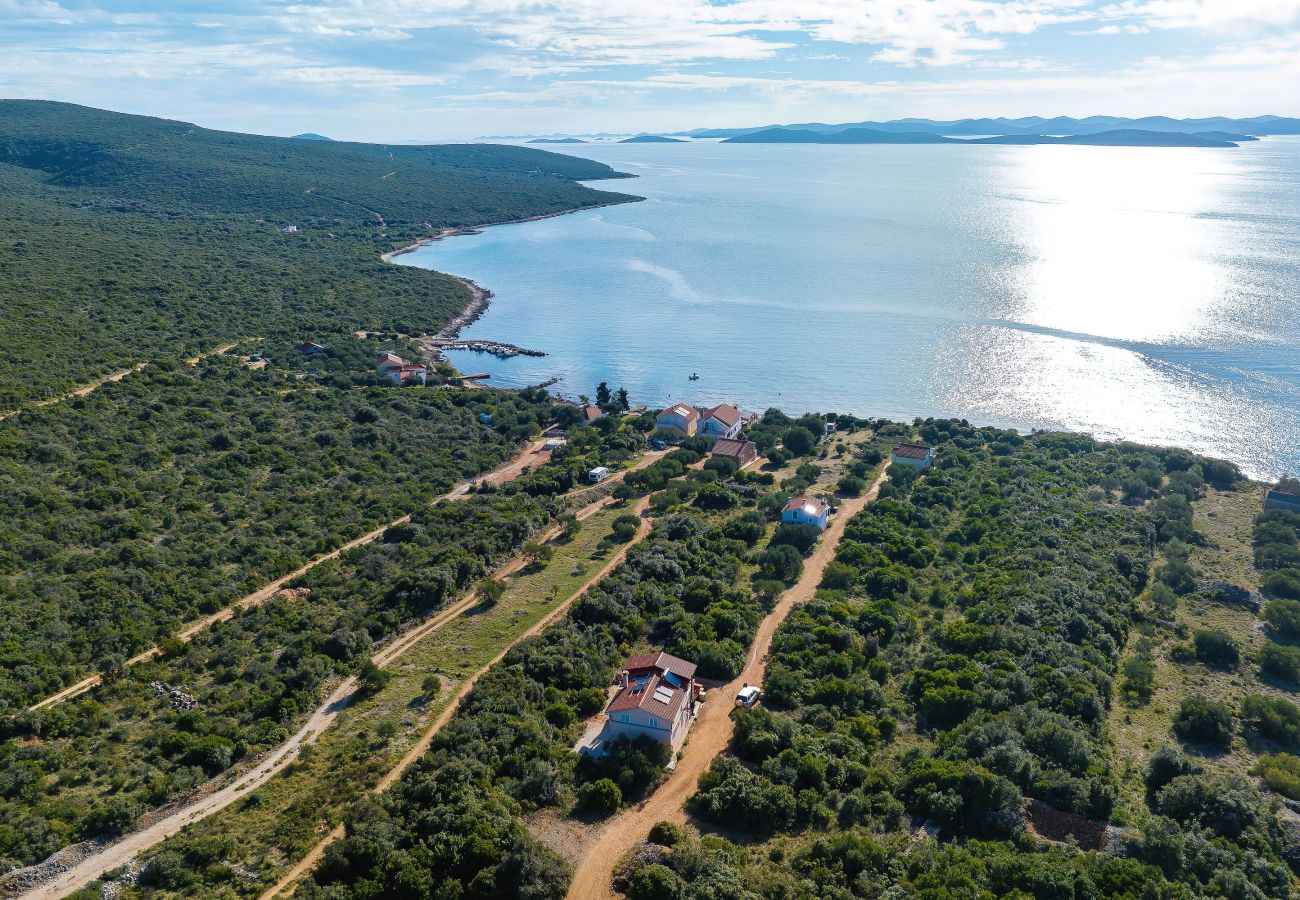House in Dobropoljana - Holiday Home Despoja near Natural Beach