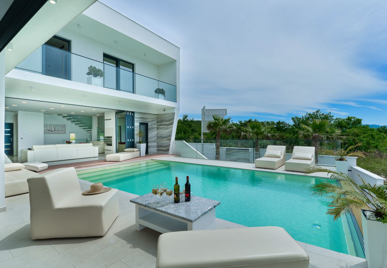 Villa in Maslenica - Villa Michelle with Infinity Pool