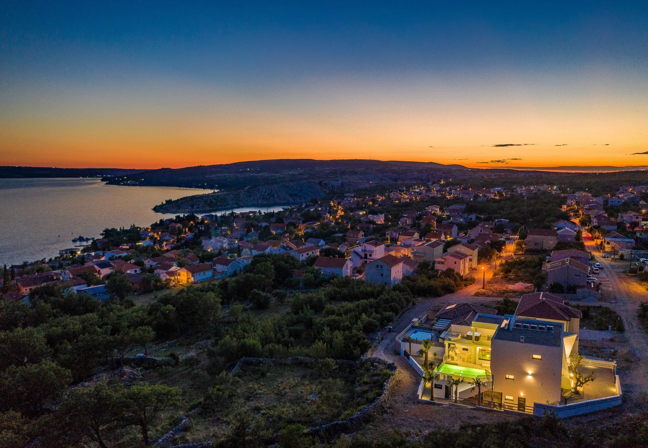 Villa in Maslenica - Villa Michelle with Infinity Pool