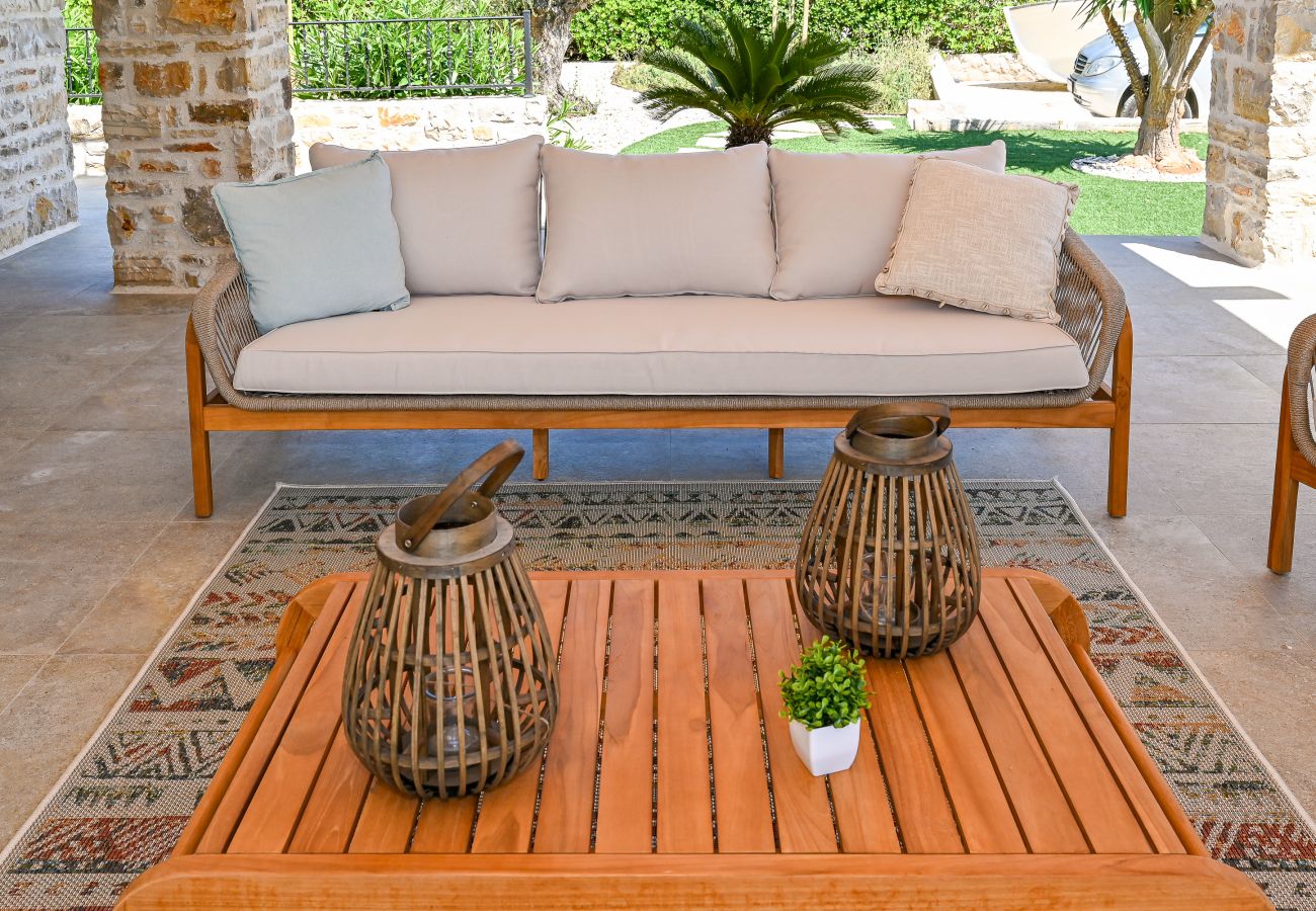 Villa in Dobropoljana - Villa Magna with heated pool